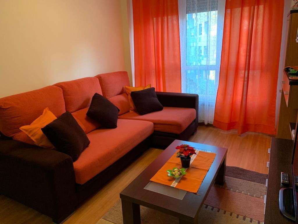 Apartamento Mota-2 Huca-Los Prados; Parking Y Wifi Gratis Oviedo Ngoại thất bức ảnh